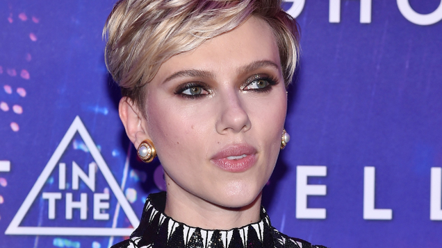 Illustration for article titled There Are 10 Pictures Of Scarlett Johansson In This List, But A True Gentleman Would Only Look At 3 Or 4